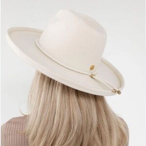 GIGI PIP THE CARA LOREN PENCIL BRIM HAT - OFF WHITE SIZE 57